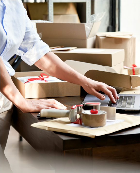 Merchant making an invoice using the Helcim online invoicing tool