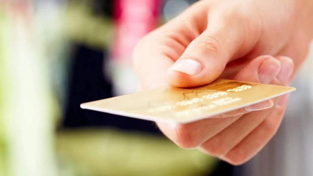 patron making a card present payment