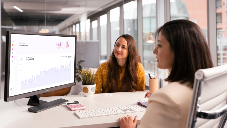 merchant processing a payment on the smart terminal